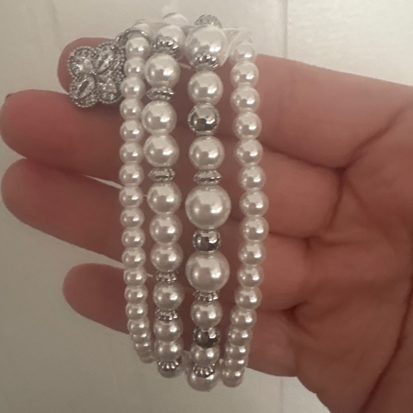 Vera Bracelet - Picture 1 of 2